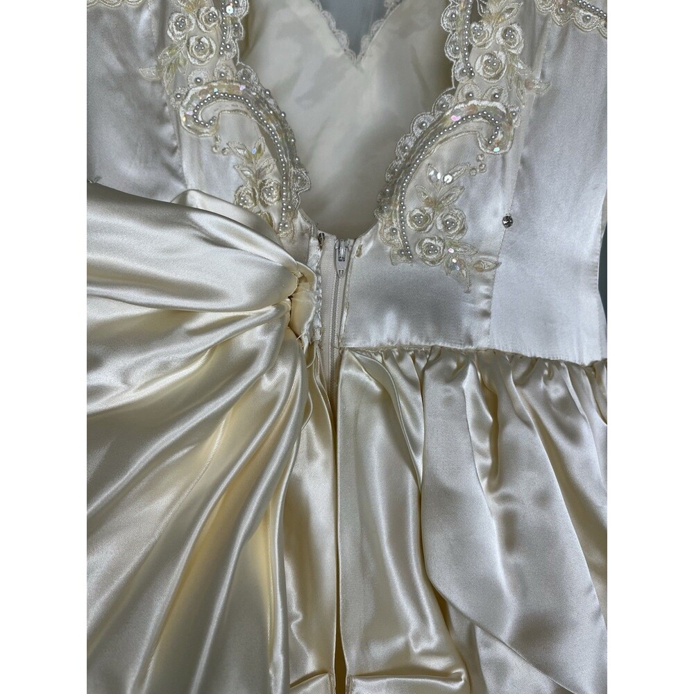 VTG Embroidered Wedding Gown Bridal Dress 10 Cathedral Train Heart back Korea - Picture 4 of 15